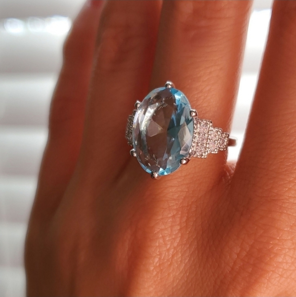New Elegant Aquamarine Ring - Picture 2 of 8
